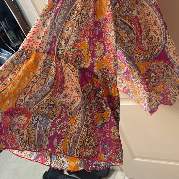 Ivy Jane Bell sleeve top-  size M/L - Picture 2 of 5